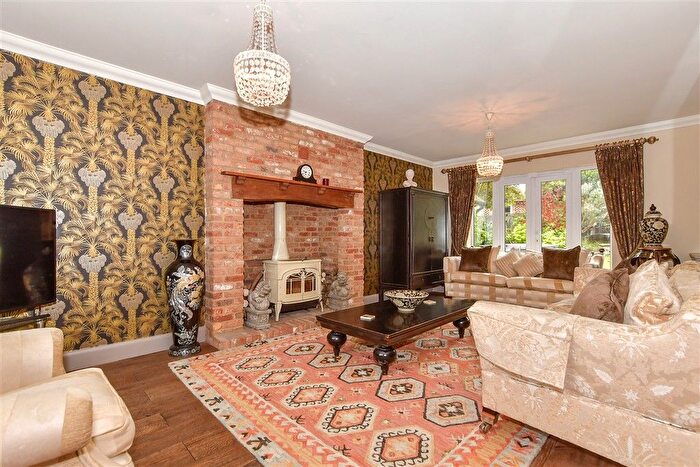 5 Bedroom Detached House For Sale In Busbridge Close, East Malling, West Malling, Kent, ME19