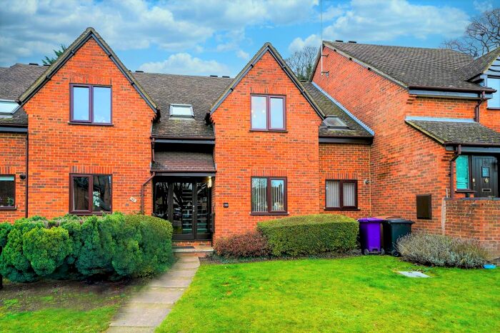 2 Bedroom Flat To Rent In King James Way, Royston, SG8