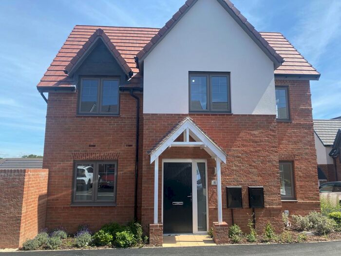 3 Bedroom Semi-Detached House To Rent In Church Hole Close, Creswell, Worksop, S80