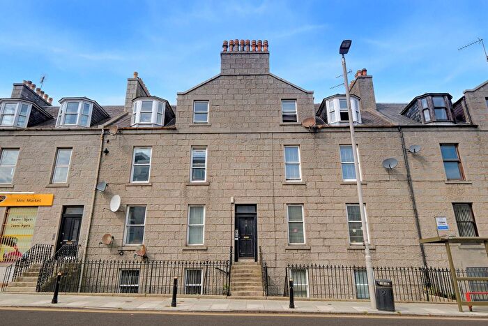 2 Bedroom Flat For Sale In Crown Street, Aberdeen, AB11