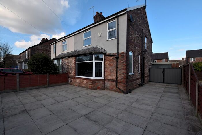 3 Bedroom Semi-Detached House To Rent In Rake Lane, Swinton, Manchester, M27