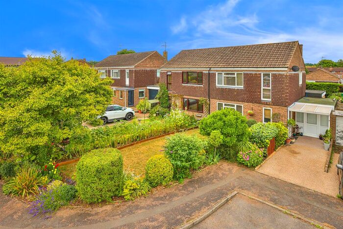 3 Bedroom Semi-Detached House For Sale In Fern Dale Close, Geddington, Kettering, NN14