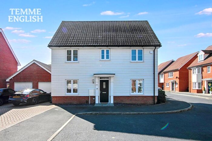 3 Bedroom Detached House For Sale In Braeburn Way, Basildon, SS14