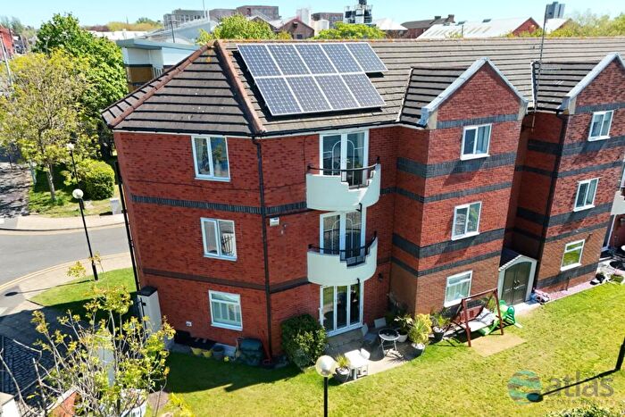 3 Bedroom Apartment For Sale In The Anchorage, City Centre, L3