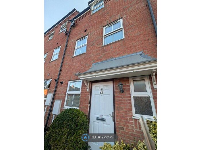 4 Bedroom Terraced House To Rent In Chatsworth Road, Corby, NN18