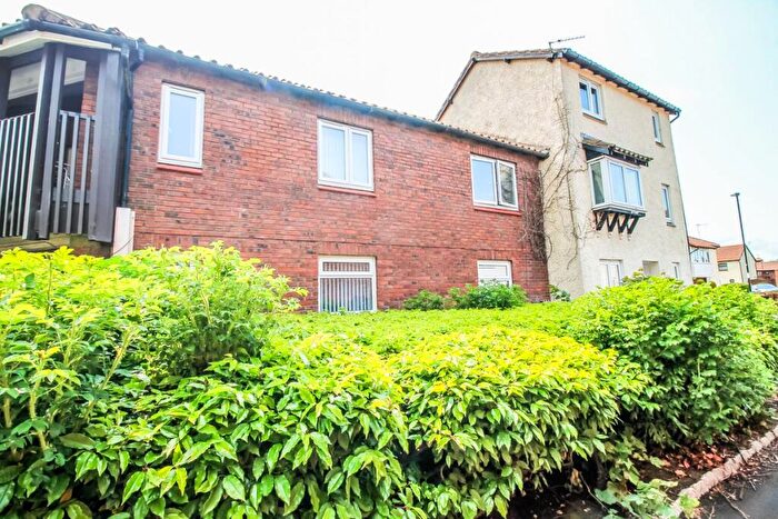 2 Bedroom Flat To Rent In Pentland Close, Lambton, Washington, Tyne & Wear, NE38