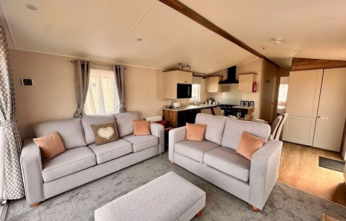 2 Bedroom Mobile/park Home For Sale In Blue Anchor, Minehead, TA24