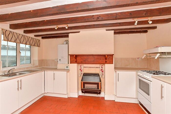 4 Bedroom Detached House For Sale In London Road, Faversham, Kent, ME13