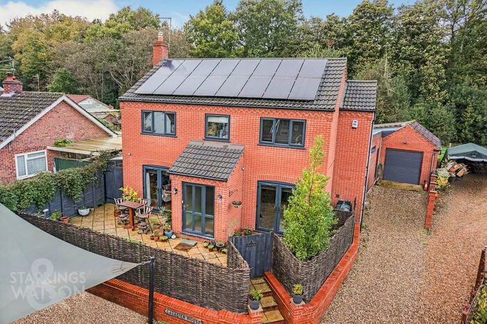 4 Bedroom Detached House For Sale In Pedham Road, Hemblington, Norwich, NR13