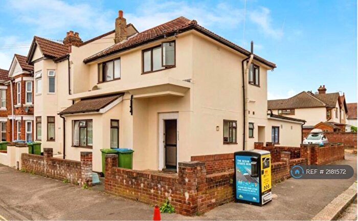 2 Bedroom Flat To Rent In Malmesbury Road, Southampton, SO15