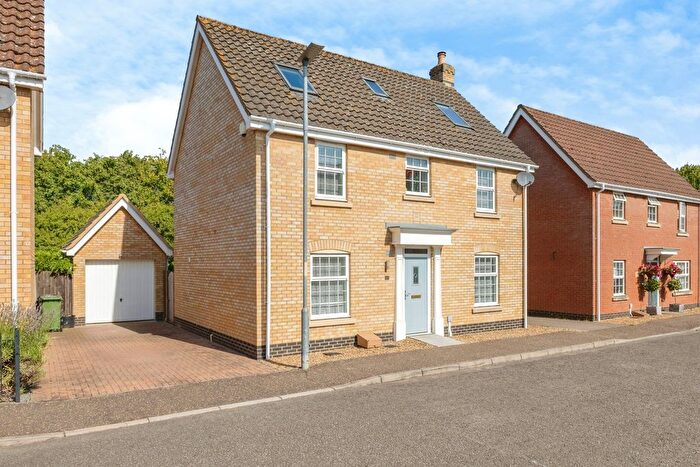 5 Bedroom Detached House For Sale In Papillon Road, Wymondham, Norfolk, NR18