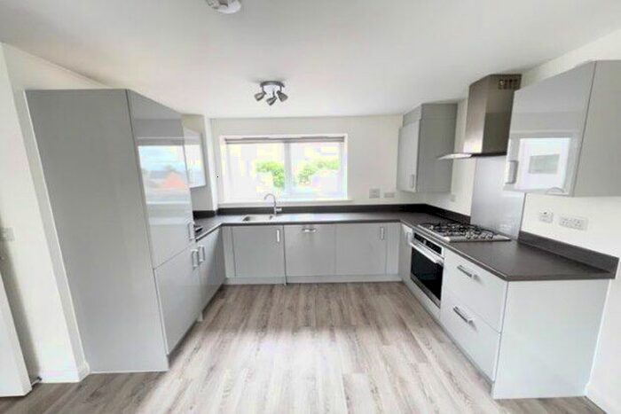 2 Bedroom Flat To Rent In Mansell Road, Bristol, BS34