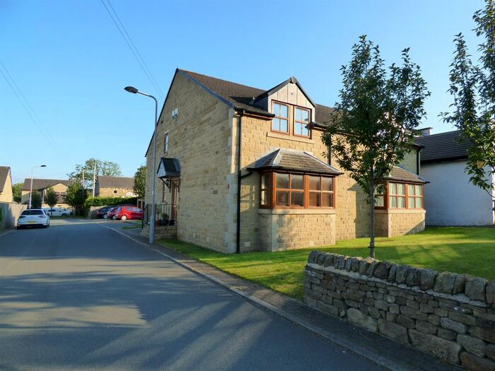 2 Bedroom Flat To Rent In Sheriff Court, Eldwick, Bingley, BD16