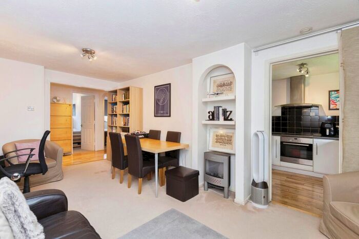 2 Bedroom Flat For Sale In Waterside Close, Barking, Essex, IG11