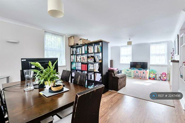 2 Bedroom Flat To Rent In Brunel Court, London, SE16