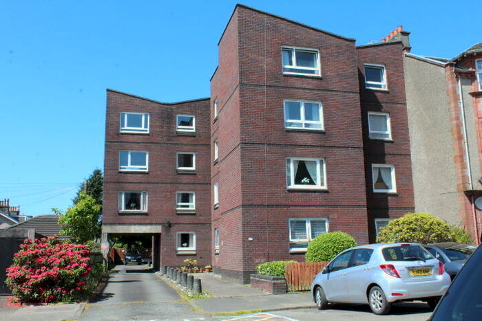 2 Bedroom Flat To Rent In G John Street, Helensburgh, G84