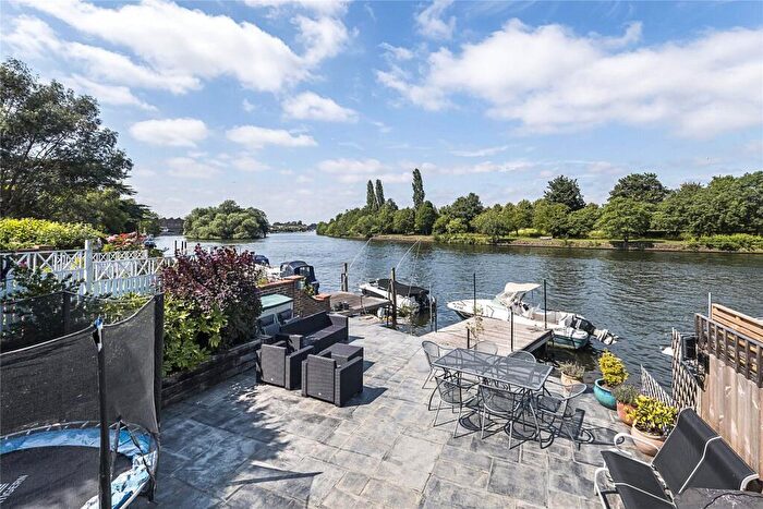 4 Bedroom Detached House To Rent In Queens Drive, Thames Ditton, Surrey, KT7