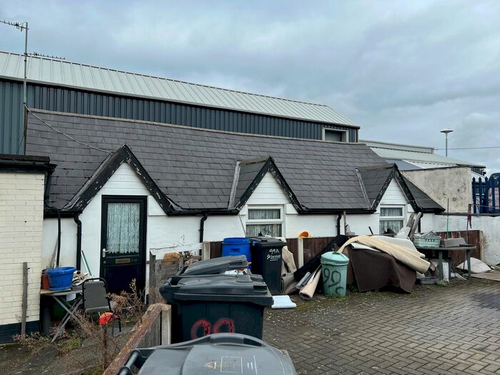 2 Bedroom Bungalow To Rent In High Street, Cradley Heath, B64