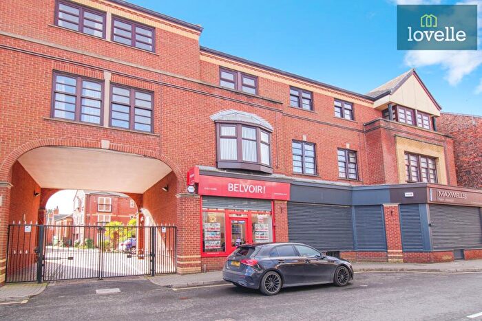 2 Bedroom Flat For Sale In Wellowgate Mews, Grimsby, DN32