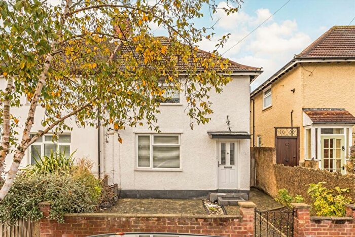 3 Bedroom House To Rent In Douglas Road, Kingston Upon Thames, KT1