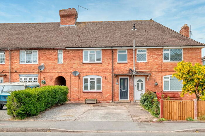 3 Bedroom Terraced House For Sale In Watts Road, Studley, B80