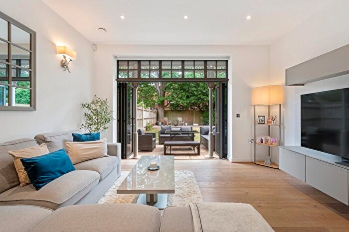 2 Bedroom Apartment To Rent In Sycamore Court, Oatlands Chase, Weybridge, KT13