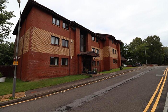 2 Bedroom Flat To Rent In Field Road, Busby, East Renfrewshire, G76