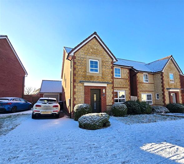 4 Bedroom Detached House For Sale In Gainey Gardens, Chippenham, SN15