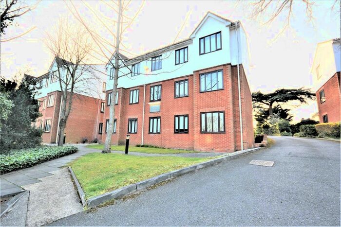 1 Bedroom Flat To Rent In Lyonsdown Road, New Barnet, Barnet, EN5