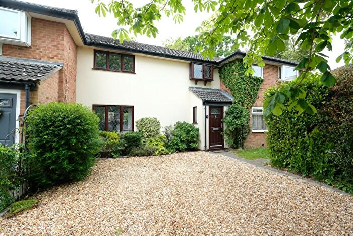 3 Bedroom Terraced House For Sale In Moss Drive, Marchwood, Southampton, SO40