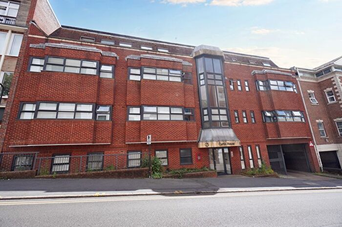 2 Bedroom Flat To Rent In Corporation Street, High Wycombe, HP13