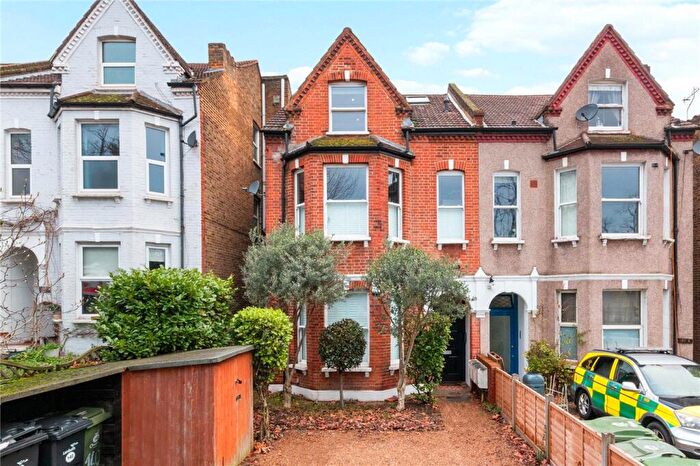 2 Bedroom Apartment For Sale In Knights Hill, West Norwood, London, SE27