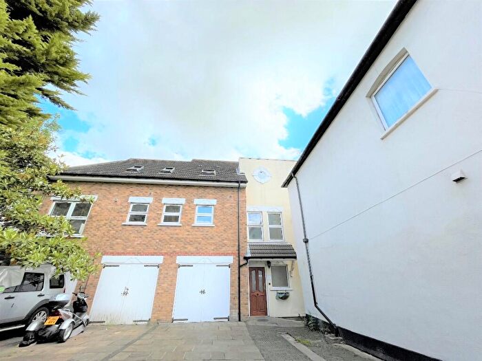 2 Bedroom Maisonette To Rent In Pembury Road, Westcliff-On-Sea, Essex, SS0