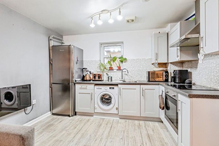 2 Bedroom Flat For Sale In Highridge Green, Bristol, BS13