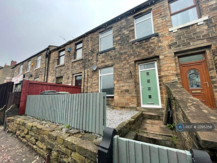 3 Bedroom Terraced House To Rent In Leeds Road, Huddersfield, HD2