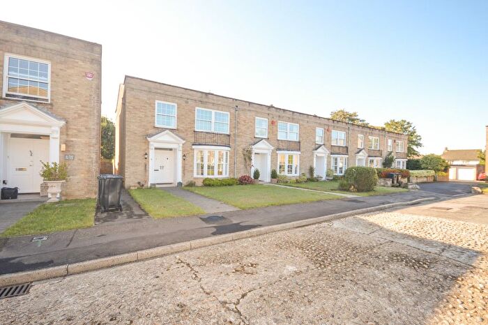 4 Bedroom Terraced House To Rent In Courtenay Place, Lymington, Hampshire, SO41