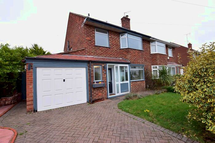 3 Bedroom Semi-Detached House To Rent In Beaumaris Road, Wallasey CH45