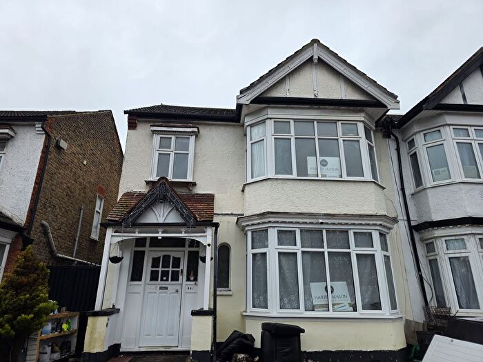 4 Bedroom Semi-Detached House To Rent In Cranbrook Road, IG2
