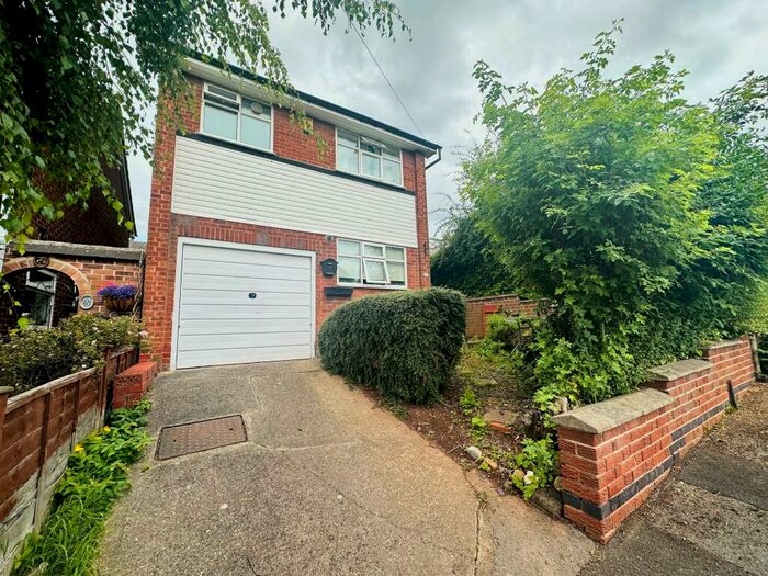 3 Bedroom Detached House To Rent In Beech Avenue, Mapperley, NG3