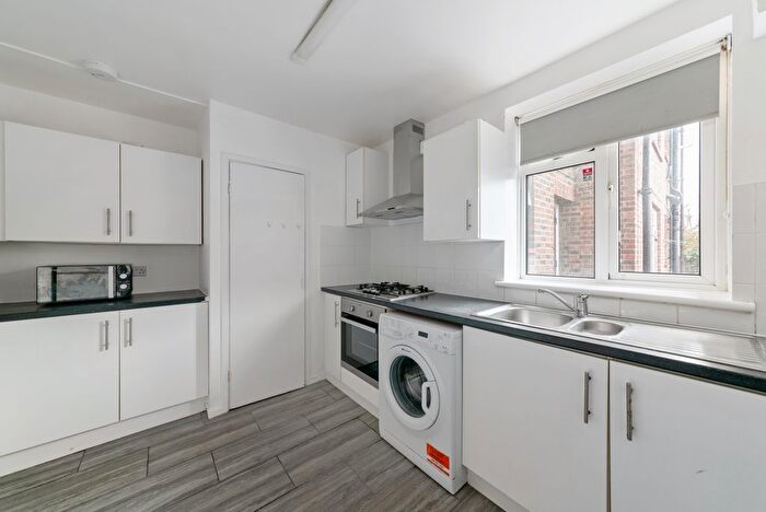 2 Bedroom Flat To Rent In Pitcairn Court, London Road, Mitcham, CR4