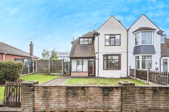 3 Bedroom Semi-detached House For Sale In Marsh Hill, Birmingham, West Midlands, B23