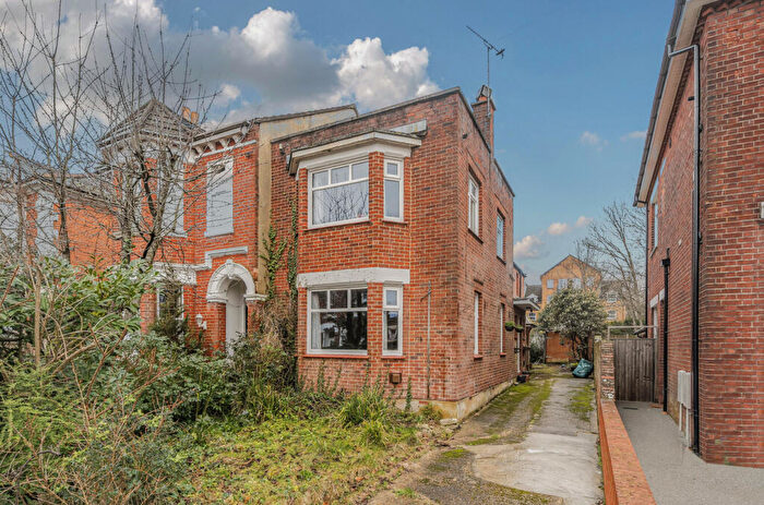 4 Bedroom Semi Detached House To Rent In Gordon Avenue, Southampton, Hampshire, SO14