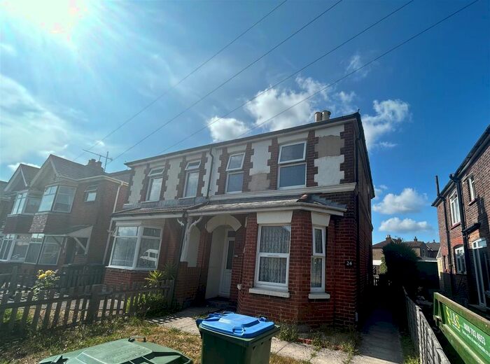 1 Bedroom Maisonette To Rent In Deacon Road, Southampton, SO19