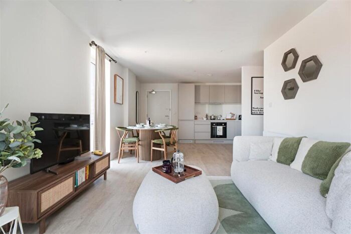 3 Bedroom Apartment For Sale In Eliza Yard, Ancoats, M4