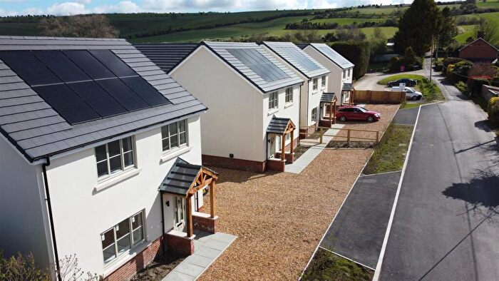 4 Bedroom Detached House For Sale In Fiddington Hill, Market Lavington, SN10