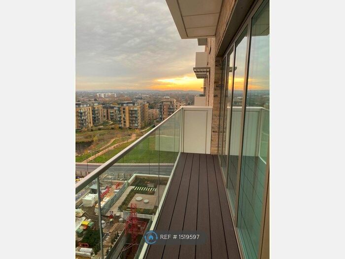 2 Bedroom Flat To Rent In Peglar Square, London, SE3