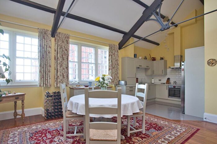 2 Bedroom Flat For Sale In Eversley Park, Folkestone, CT20