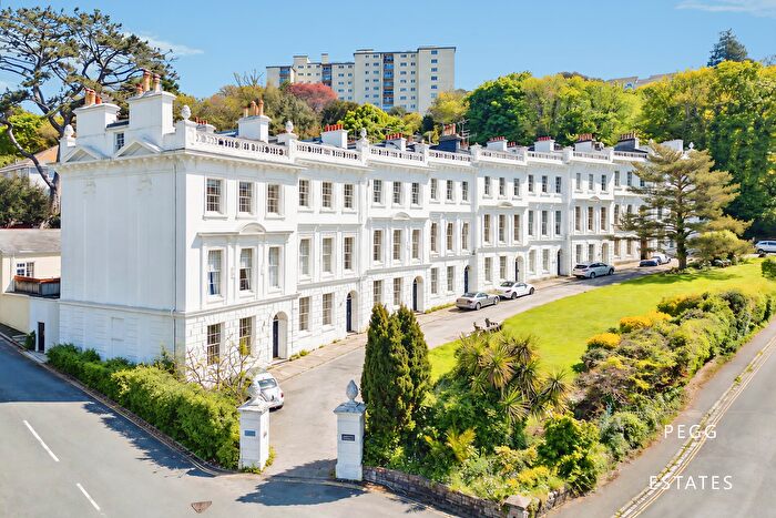 1 Bedroom Flat For Sale In Lisburne Crescent, Torquay, TQ1