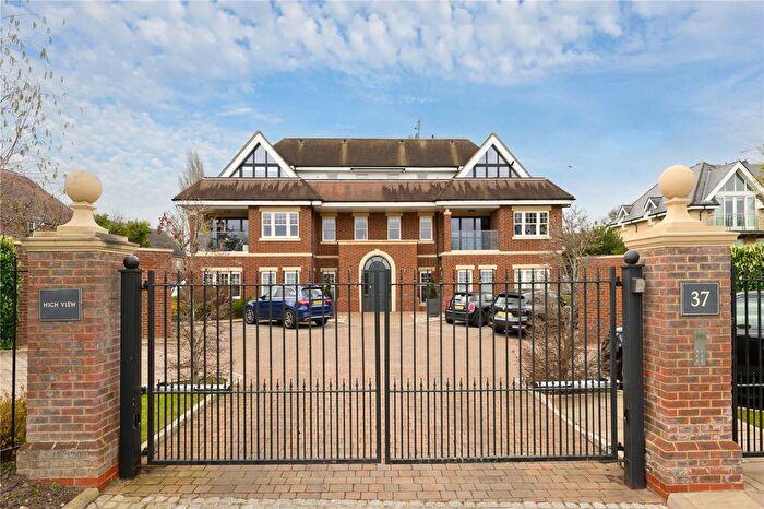 2 Bedroom Flat For Sale In More Lane, Esher, Surrey, KT10