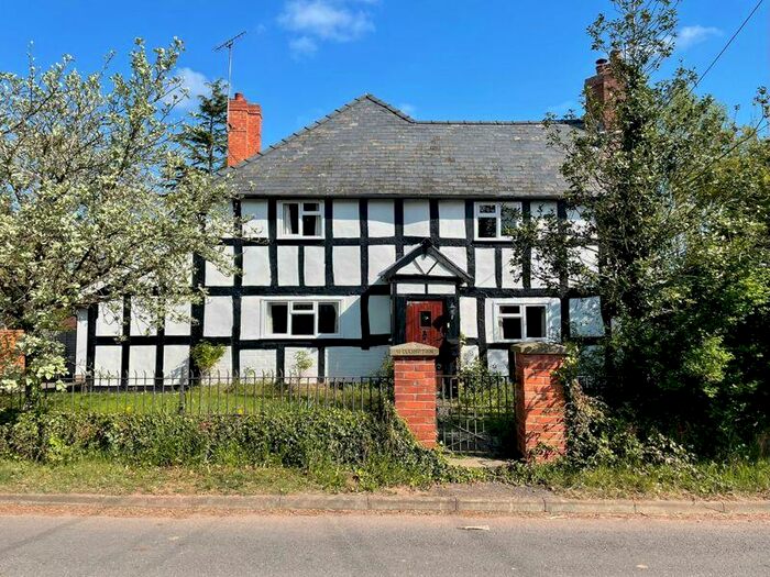 4 Bedroom Detached House To Rent In Wellington, HR4